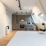 Cozy & Fully Equipped In The Heart Of *