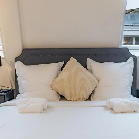 Cozy & Fully Equipped In The Heart Of