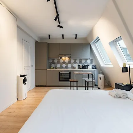 Cozy & Fully Equipped In The Heart Of *