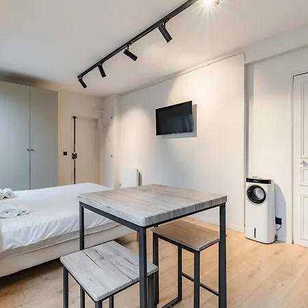 아파트 Cozy & Fully Equipped In The Heart Of
