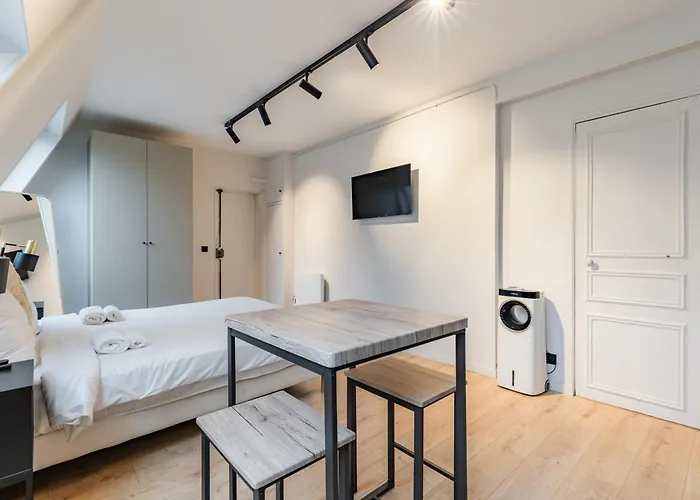 Cozy & Fully Equipped In The Heart Of