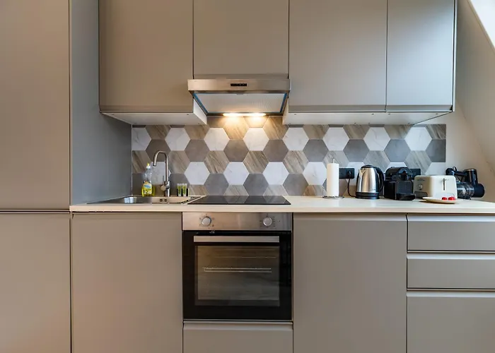 Cozy & Fully Equipped In The Heart Of