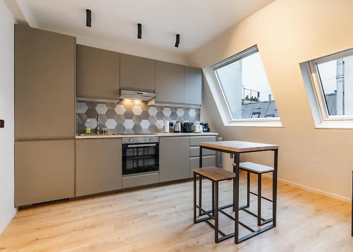 Cozy & Fully Equipped In The Heart Of *