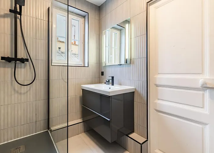 Cozy & Fully Equipped In The Heart Of